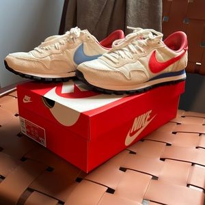 Nike Air Pegasus 83 PRM. M7/W8.5. Excellent condition